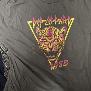 Def Leppard Graphic Tee